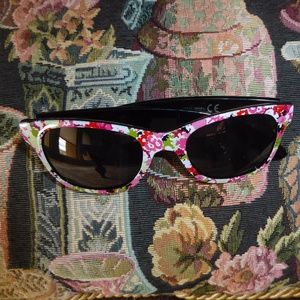 Floral Frame fashion sunglasses